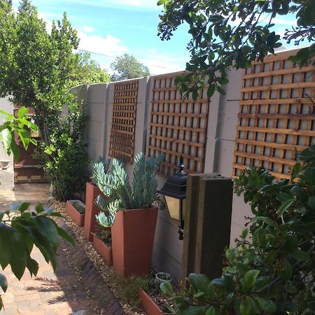 The Buddha Garden Cape Town Luaran gambar